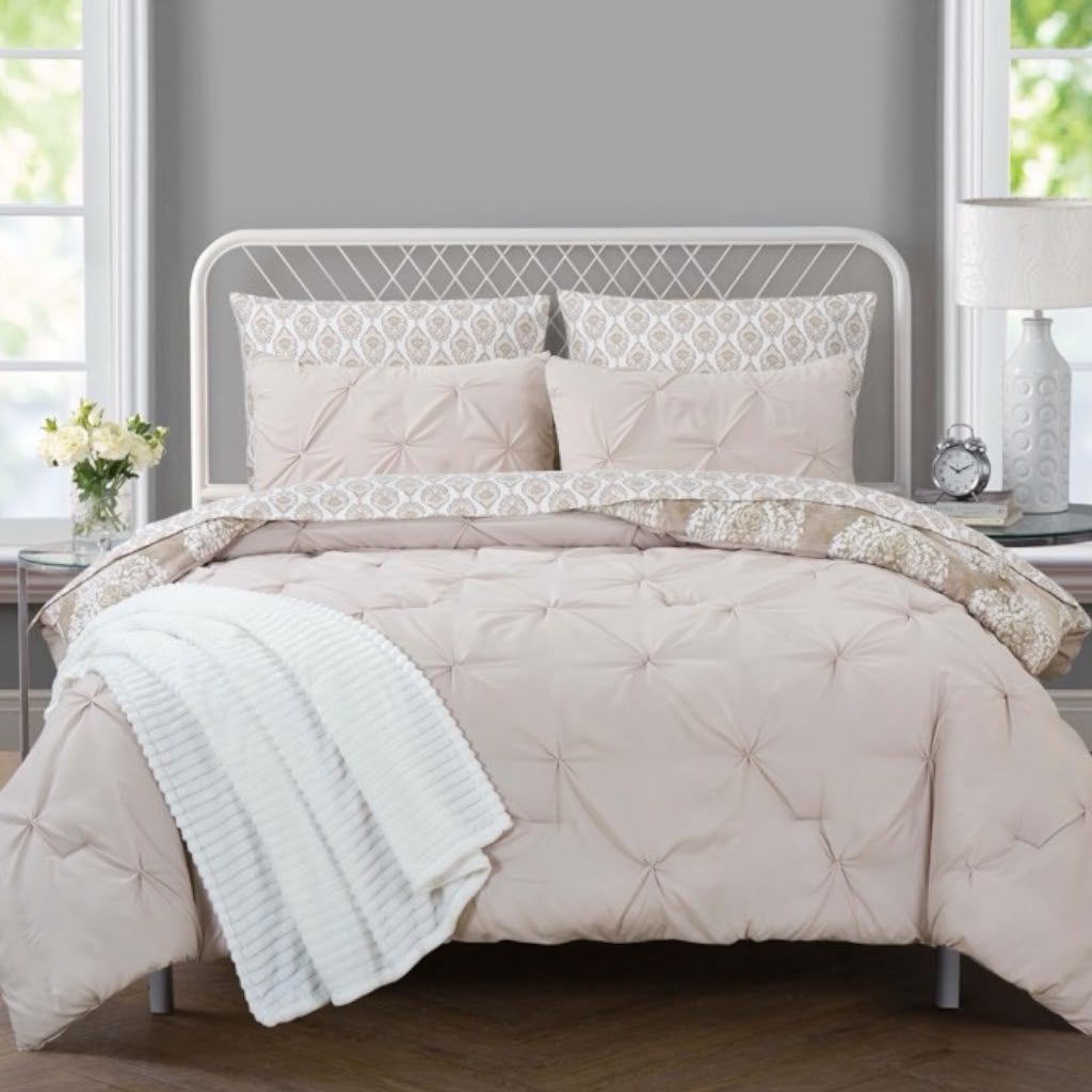 Queen size reversable comforter set 8 piece